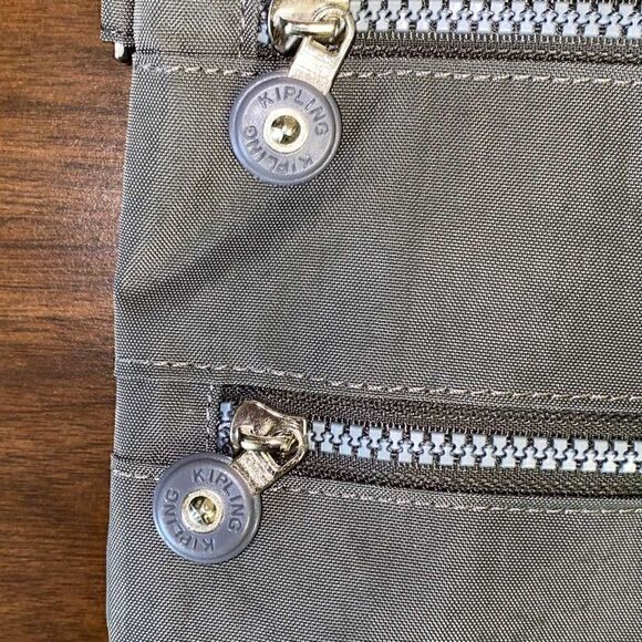 Kipling oversized crossbody multi pocket zip purse - Picture 3 of 10